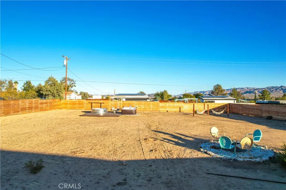 4727 Avenida La Flora Desierta Joshua Tree, CA 92252