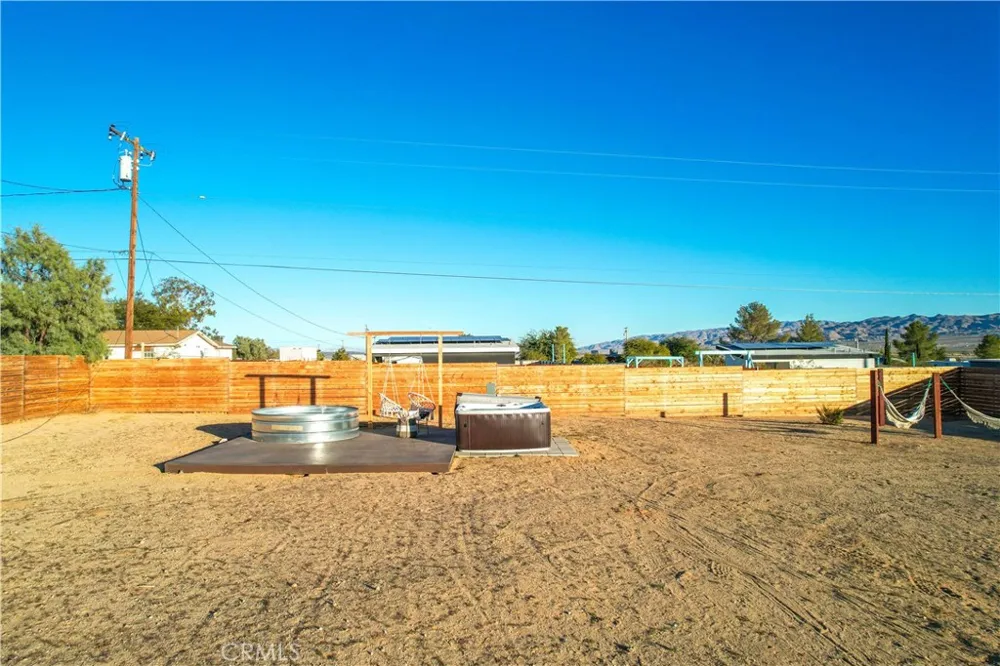 4727 Avenida La Flora Desierta Joshua Tree, CA 92252