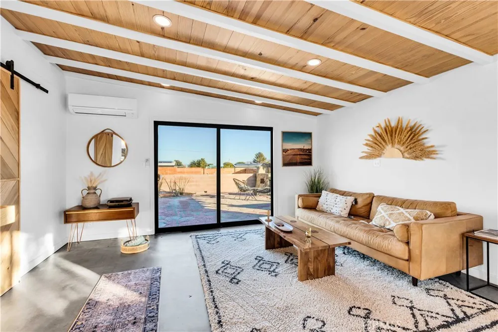 4727 Avenida La Flora Desierta Joshua Tree, CA 92252