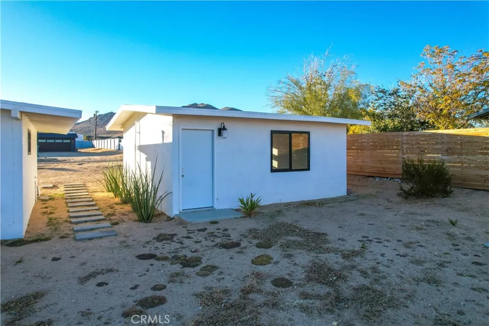 4727 Avenida La Flora Desierta Joshua Tree, CA 92252