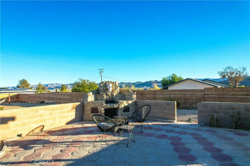 4727 Avenida La Flora Desierta Joshua Tree, CA 92252