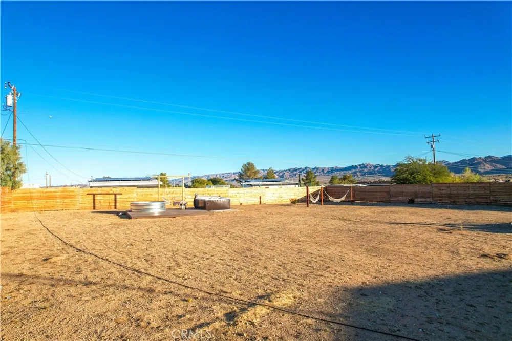 4727 Avenida La Flora Desierta Joshua Tree, CA 92252