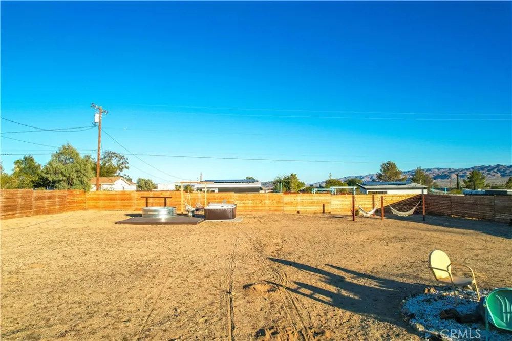 4727 Avenida La Flora Desierta Joshua Tree, CA 92252