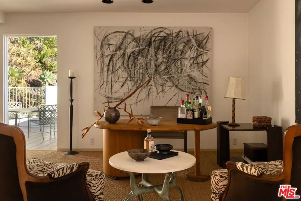 9421 Lloydcrest Drive Los Angeles, CA 90210