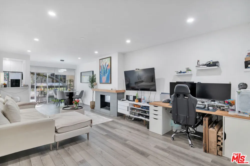 8106 Summertime Lane Culver City, CA 90230