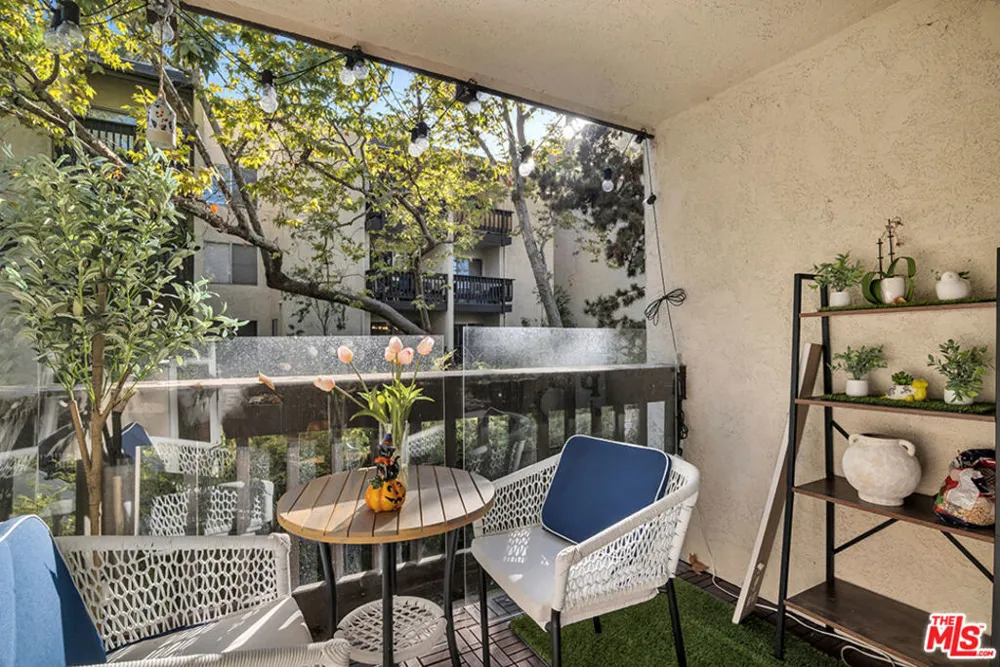 8106 Summertime Lane Culver City, CA 90230