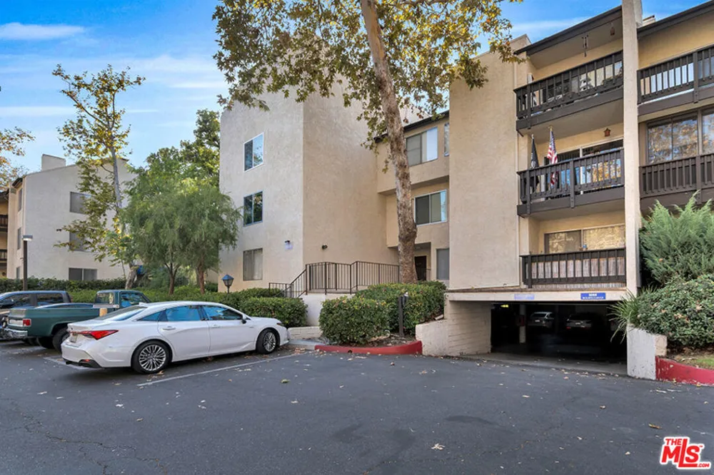 8106 Summertime Lane Culver City, CA 90230