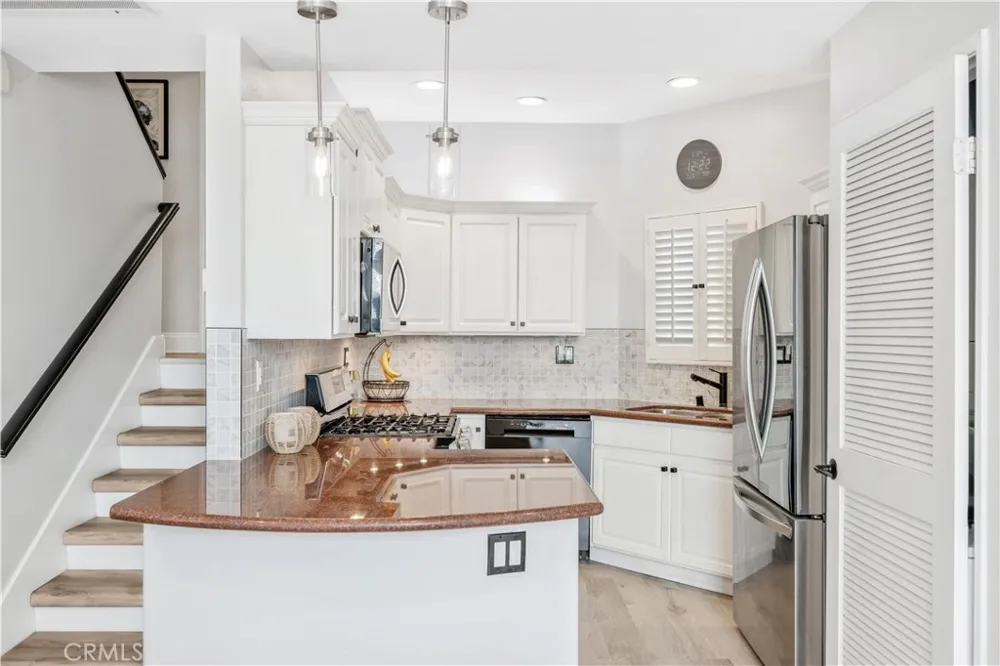 5101 Tortuga Drive #205 Huntington Beach, CA 92649