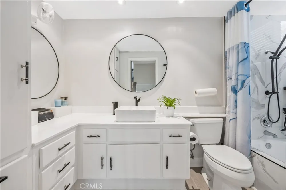 5101 Tortuga Drive #205 Huntington Beach, CA 92649