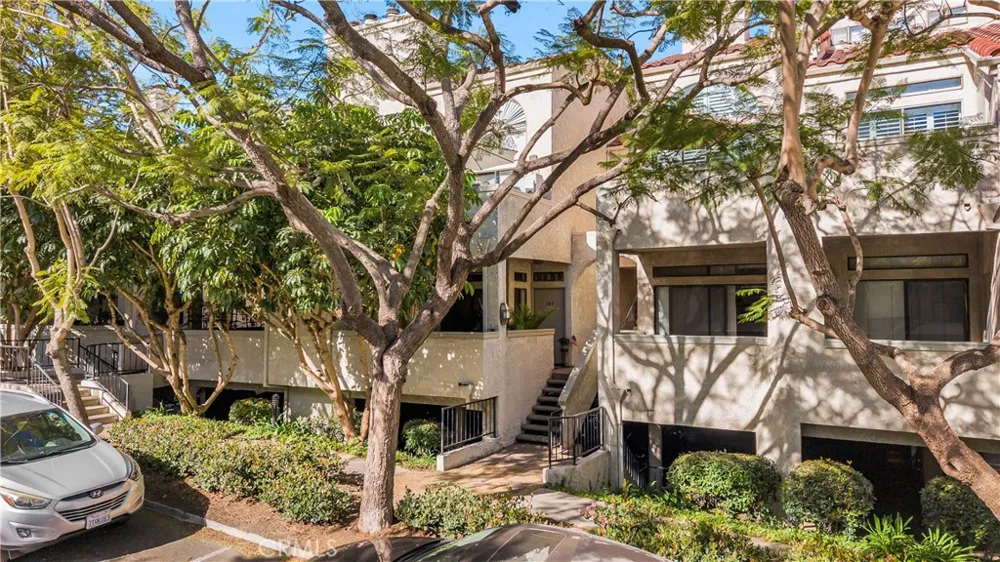 5101 Tortuga Drive #205 Huntington Beach, CA 92649