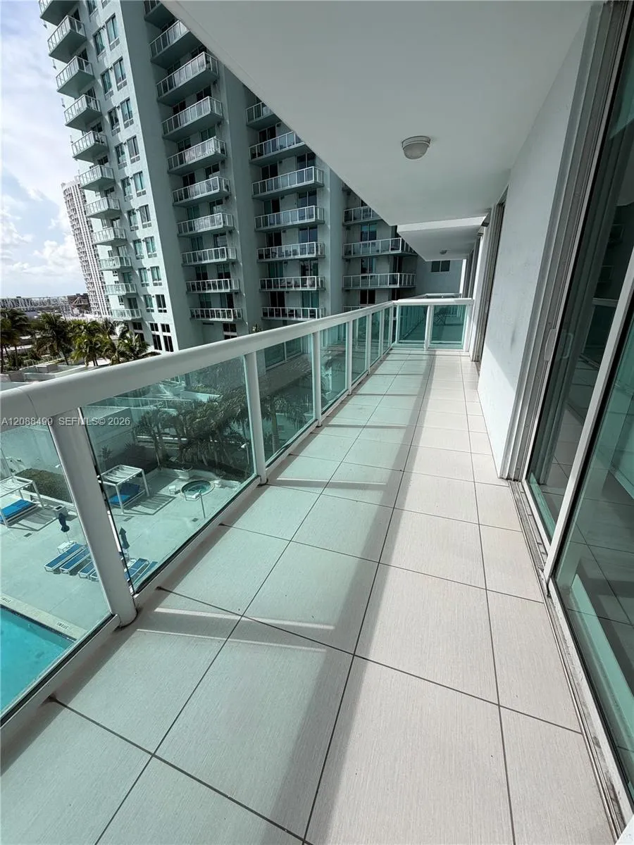 1800 Bayshore Dr #1608 Miami, FL 33132