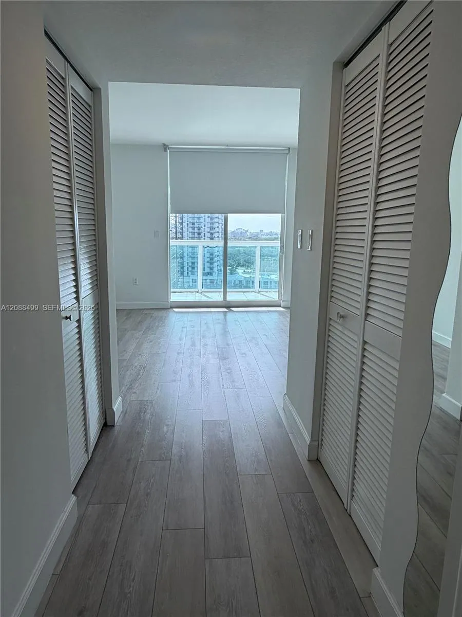 1800 Bayshore Dr #1608 Miami, FL 33132