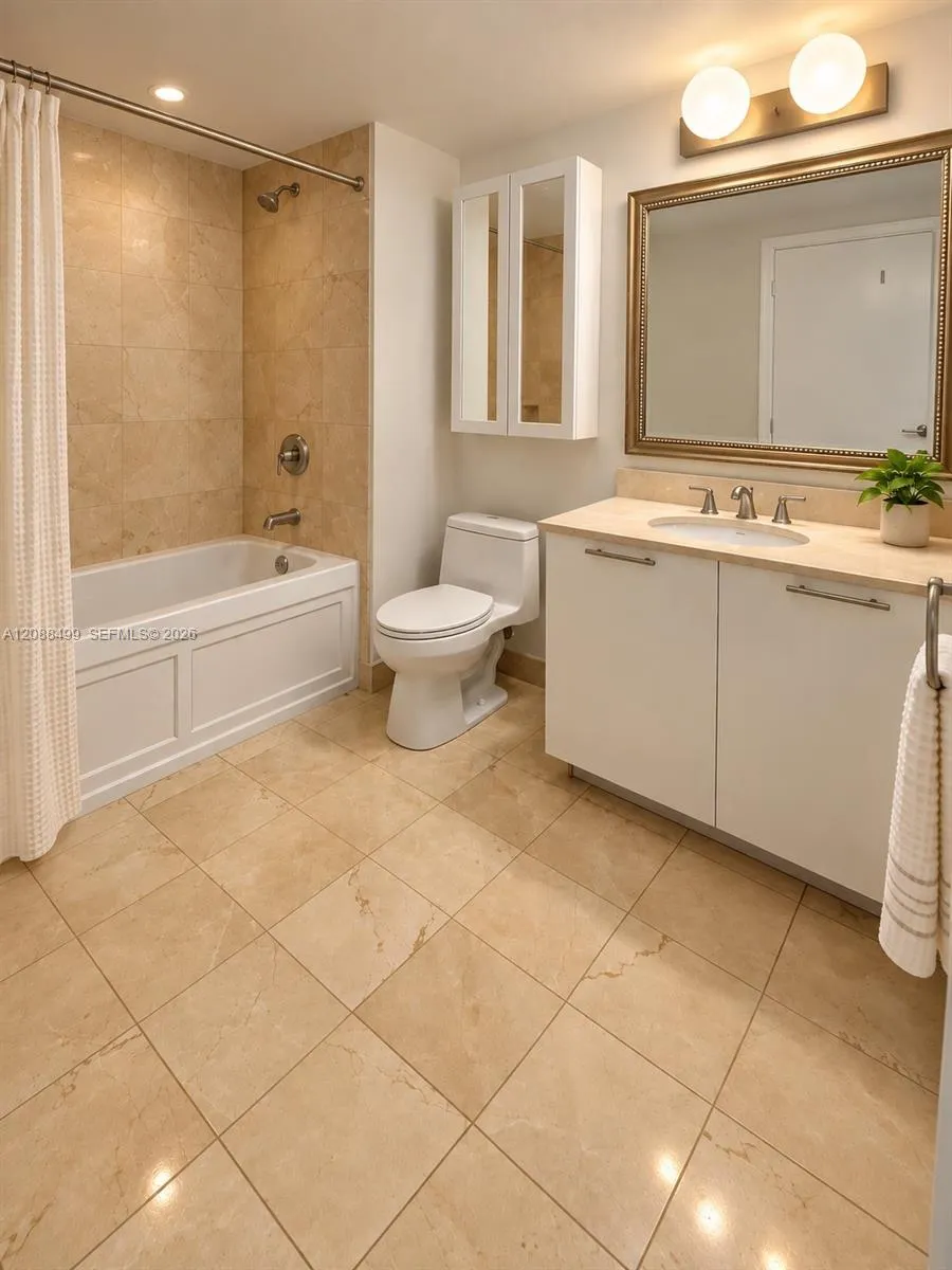 1800 Bayshore Dr #1608 Miami, FL 33132