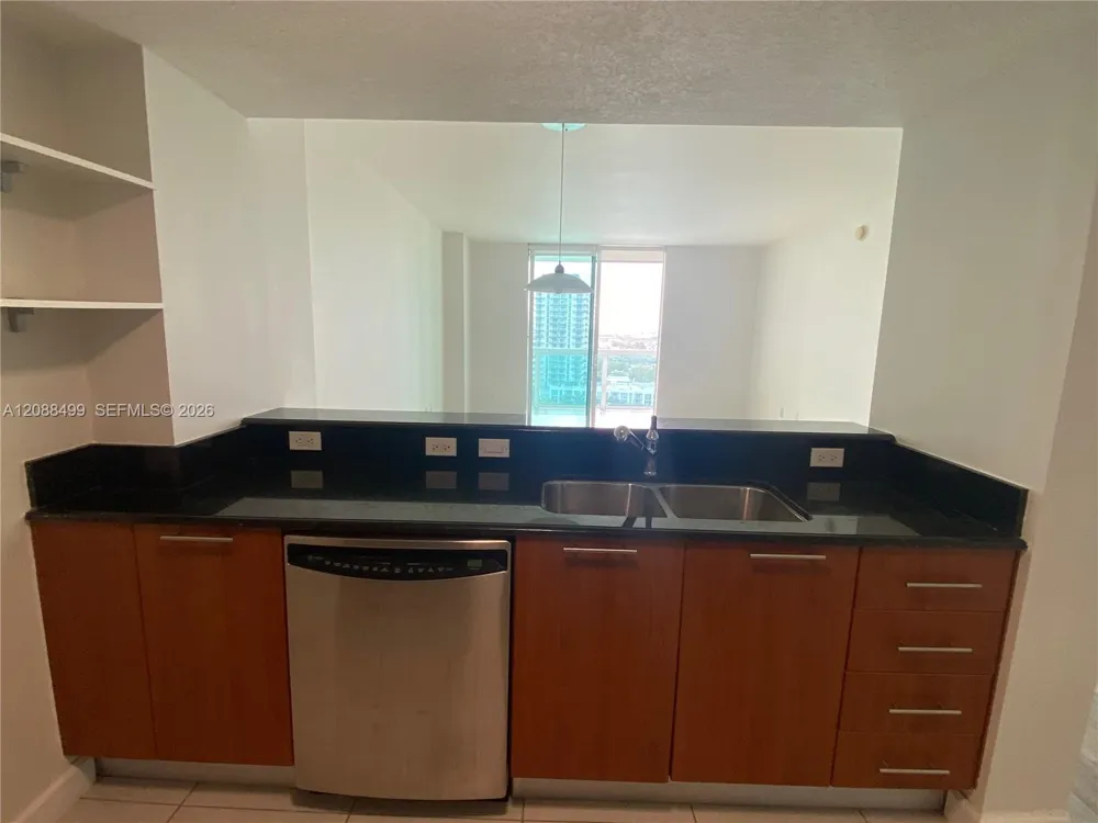 1800 Bayshore Dr #1608 Miami, FL 33132