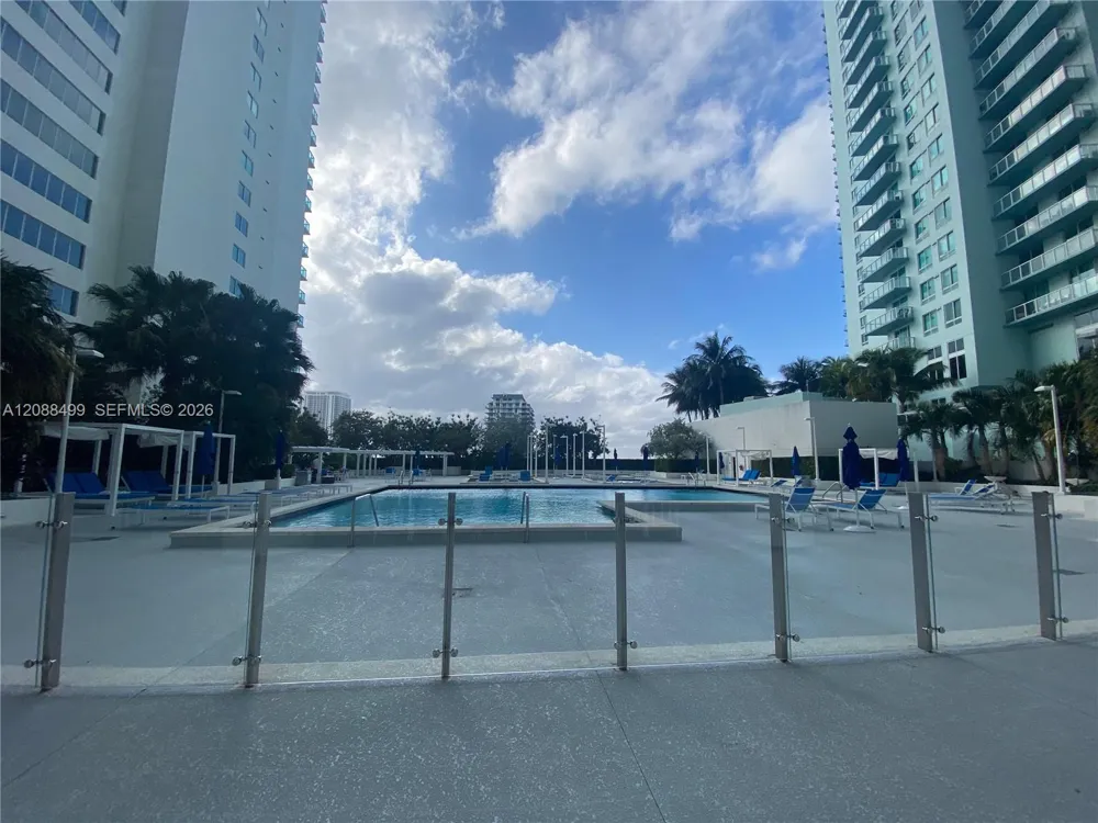 1800 Bayshore Dr #1608 Miami, FL 33132