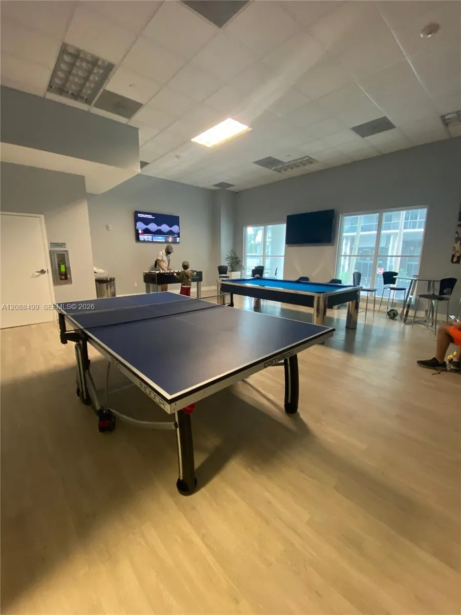 1800 Bayshore Dr #1608 Miami, FL 33132