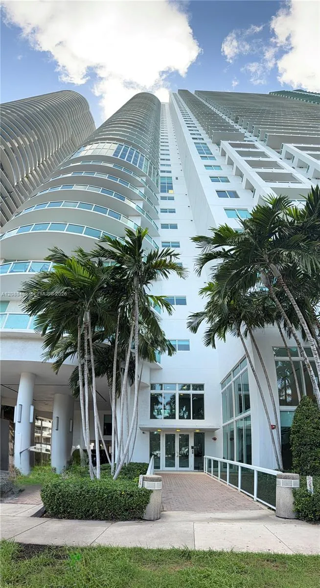 1800 Bayshore Dr #1608 Miami, FL 33132