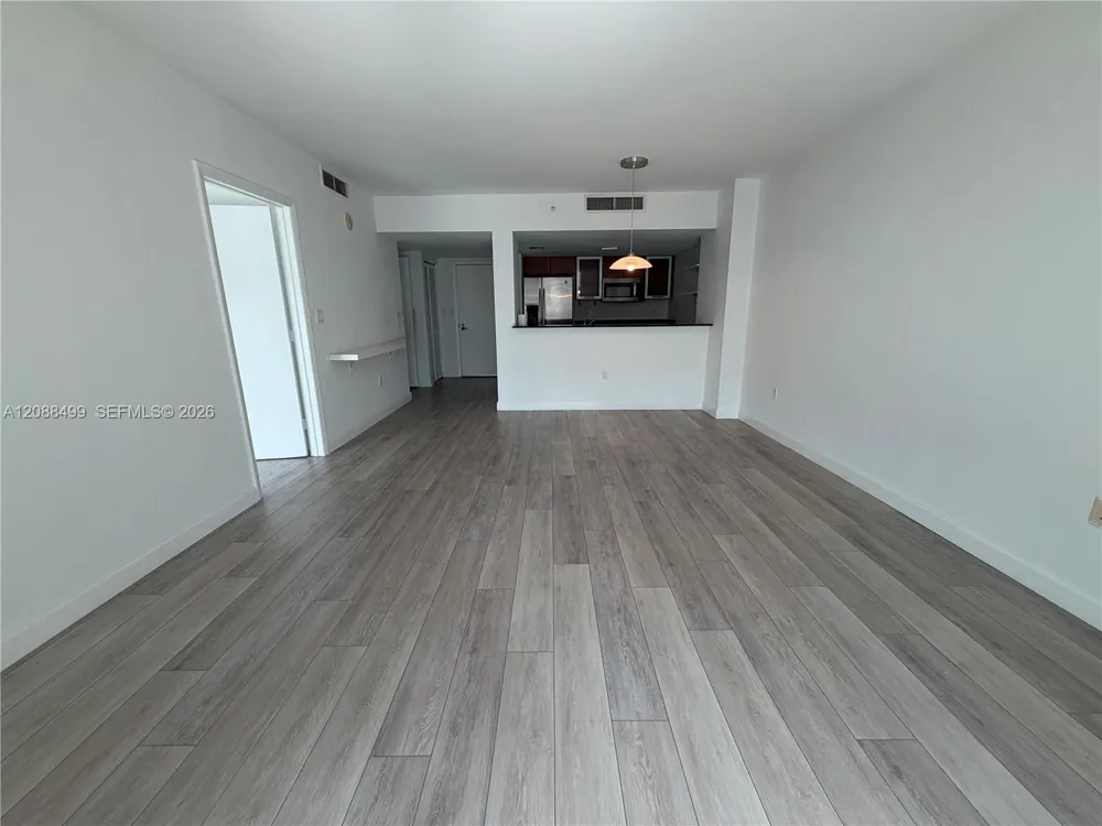 1800 Bayshore Dr #1608 Miami, FL 33132