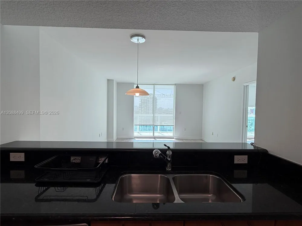 1800 Bayshore Dr #1608 Miami, FL 33132