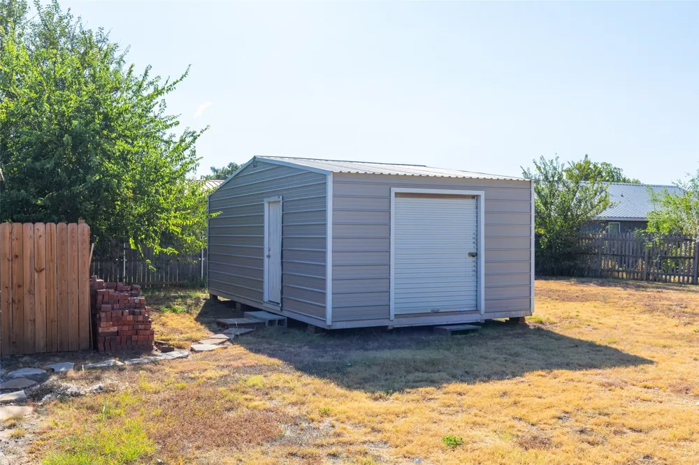 717 Groves Road Tuscola, TX 79562