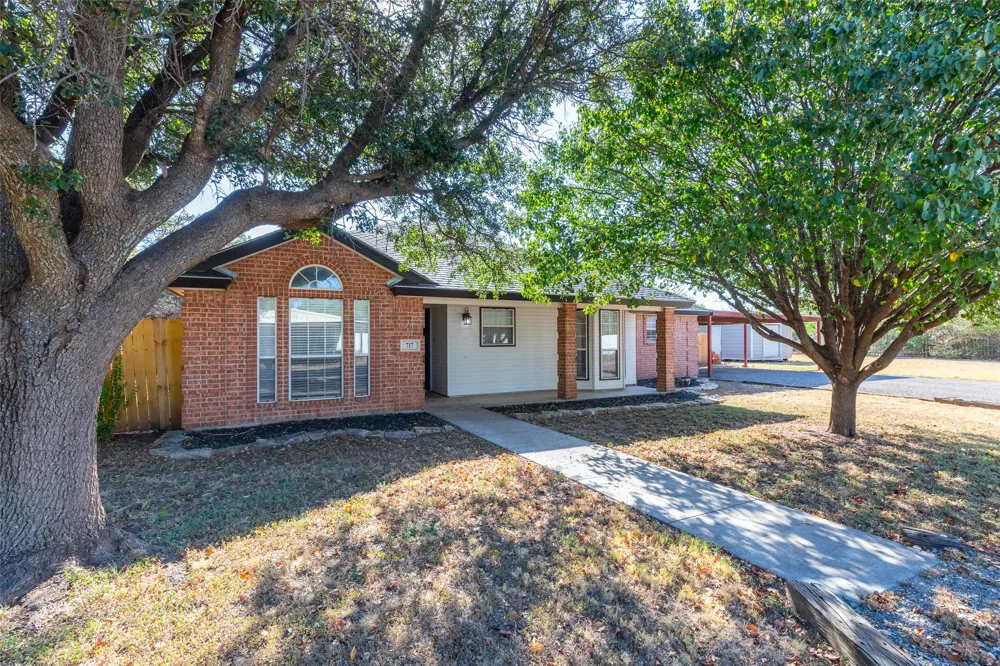 717 Groves Road Tuscola, TX 79562