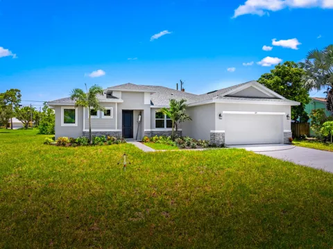 380 SW Kestor Drive