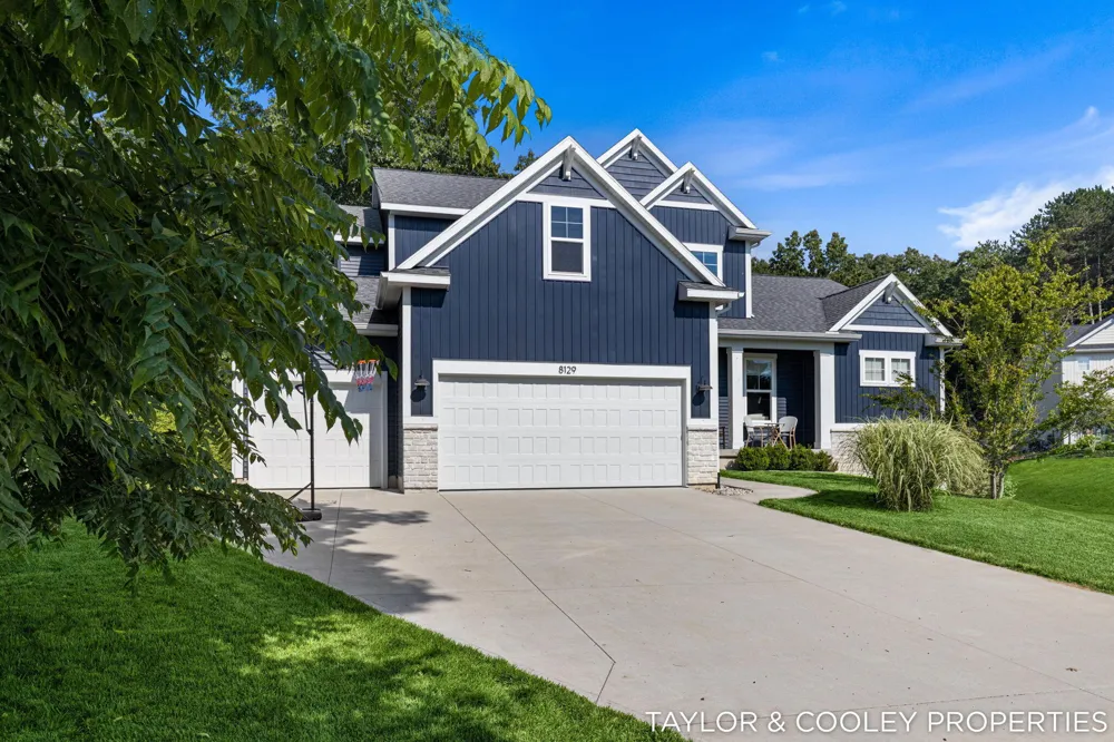 8129 Honeysuckle Hill Court SE Grand Rapids, MI 49512