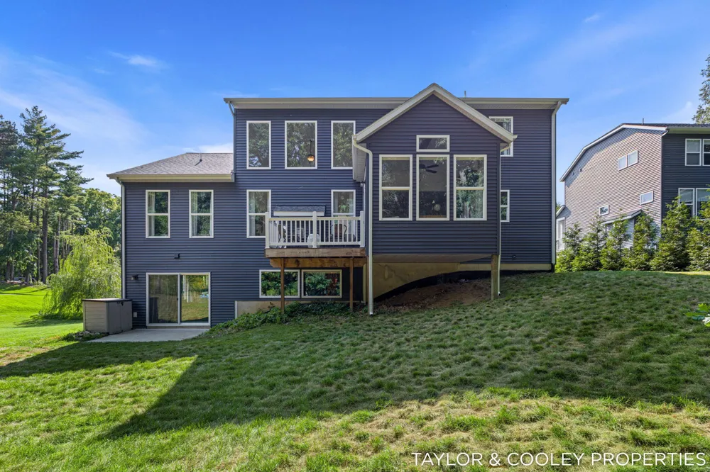 8129 Honeysuckle Hill Court SE Grand Rapids, MI 49512