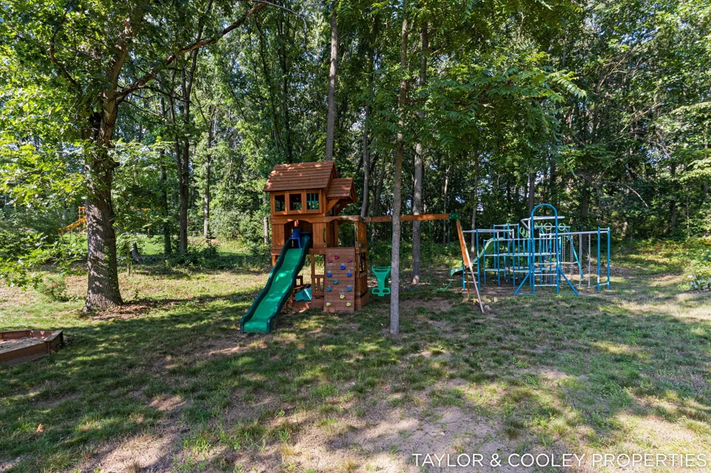 8129 Honeysuckle Hill Court SE Grand Rapids, MI 49512