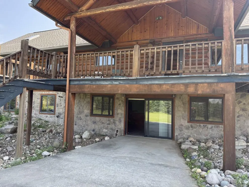 6294 100th Avenue Evart, MI 49631