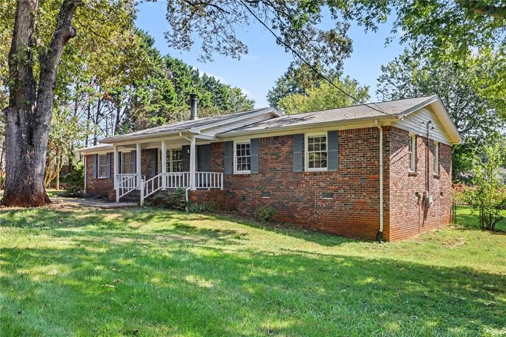 5139 Presley Drive Flowery Branch, GA 30542