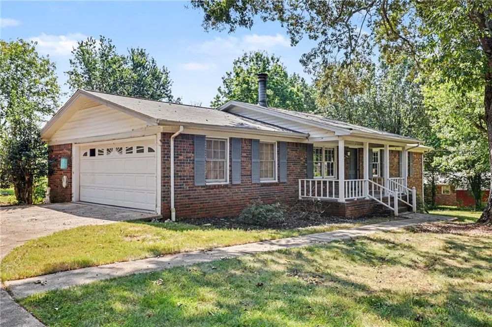 5139 Presley Drive Flowery Branch, GA 30542