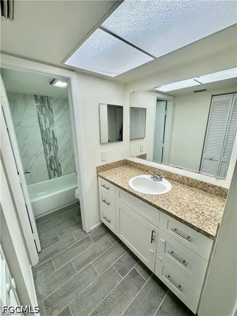 Country Club Boulevard #_Unit 4