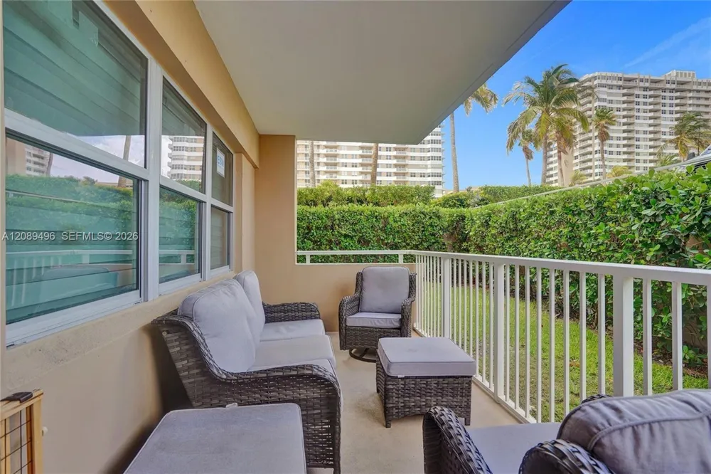 1950 S Ocean Dr #LE Hallandale Beach, FL 33009