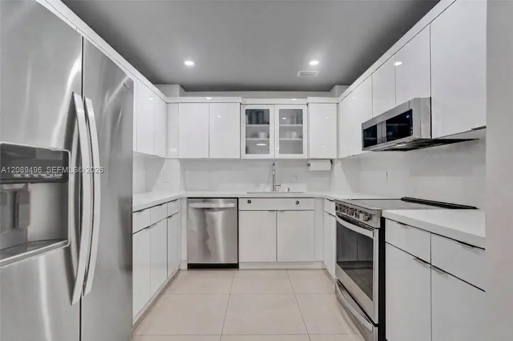 1950 S Ocean Dr #LE Hallandale Beach, FL 33009