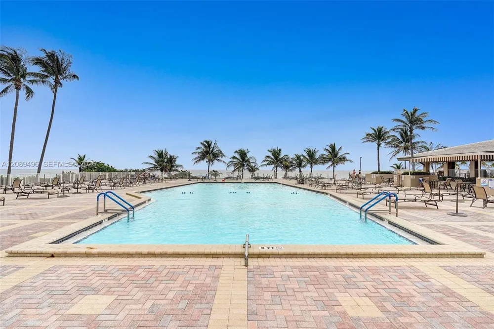 1950 S Ocean Dr #LE Hallandale Beach, FL 33009