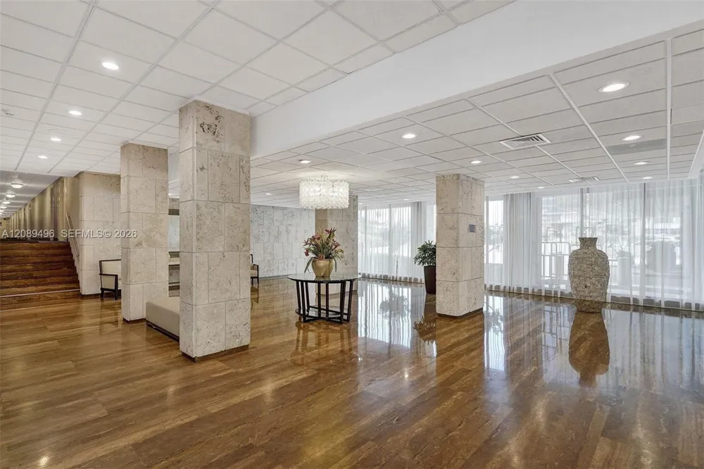 1950 S Ocean Dr #LE Hallandale Beach, FL 33009