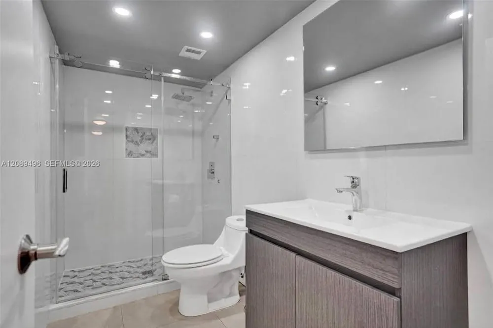 1950 S Ocean Dr #LE Hallandale Beach, FL 33009