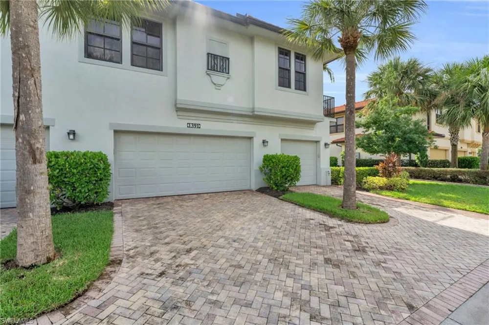 1391 Santiago Circle #902 Naples, FL 34113