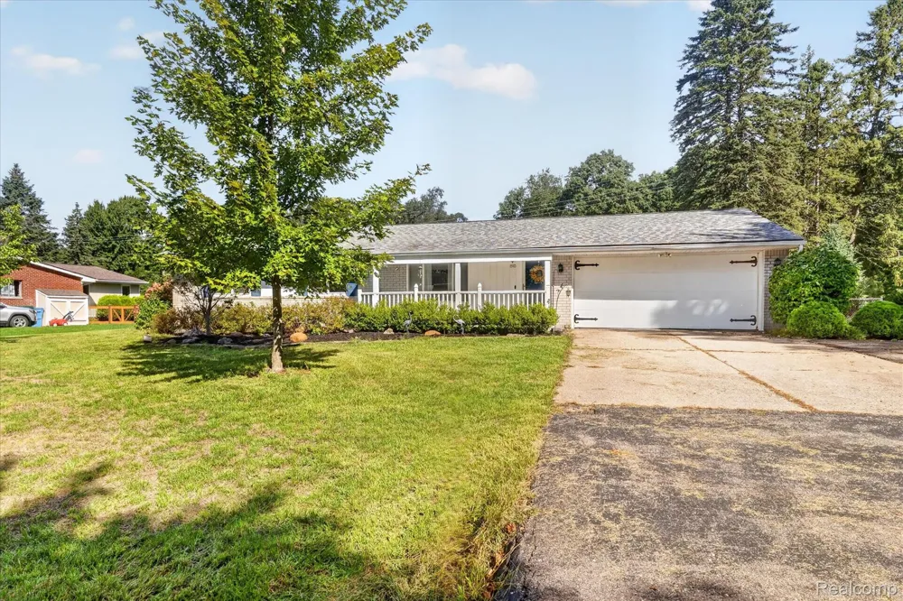 1910 Alton Circle Commerce Charter Township, MI 48390