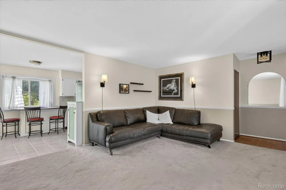 1910 Alton Circle Commerce Charter Township, MI 48390