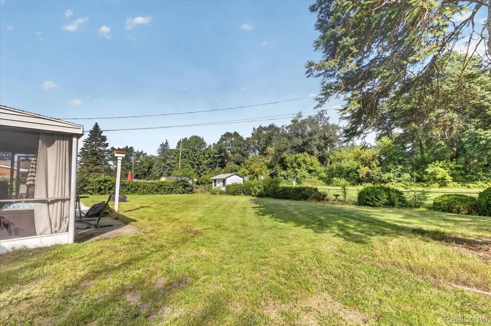 1910 Alton Circle Commerce Charter Township, MI 48390