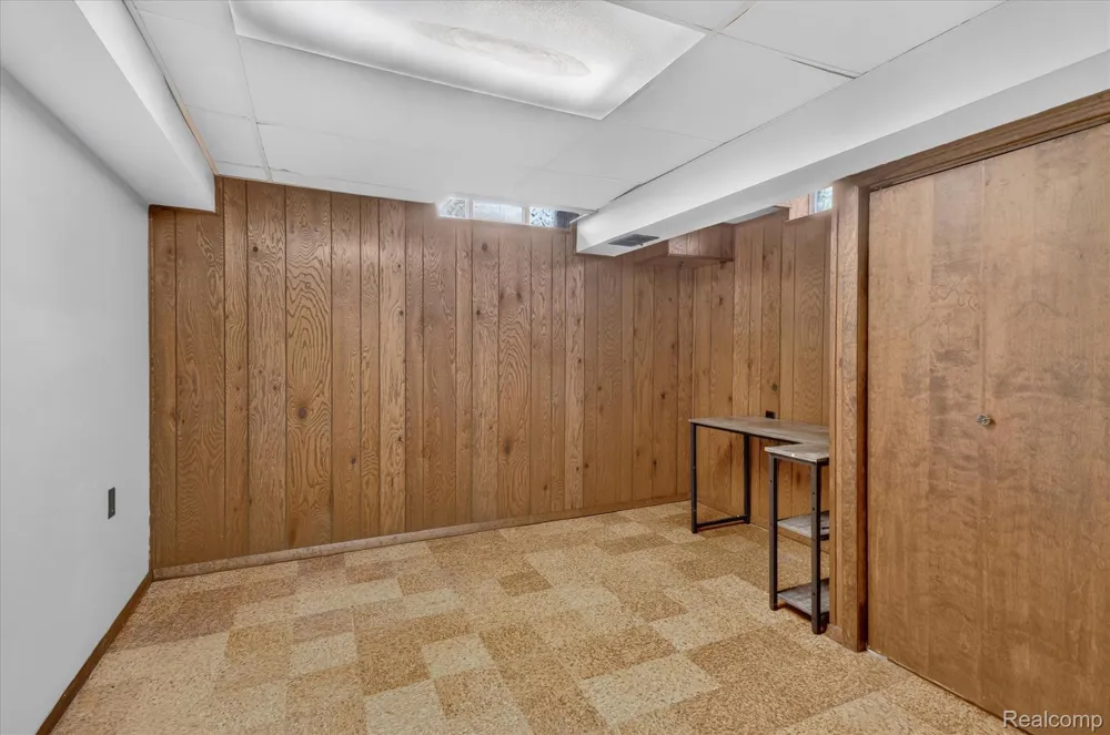 1910 Alton Circle Commerce Charter Township, MI 48390