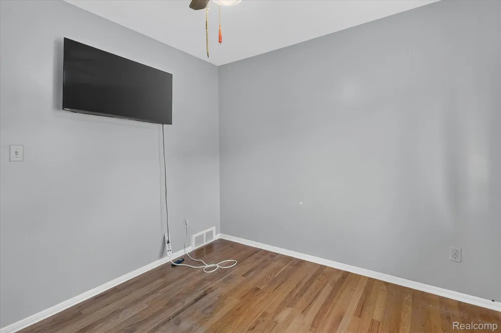 1910 Alton Circle Commerce Charter Township, MI 48390