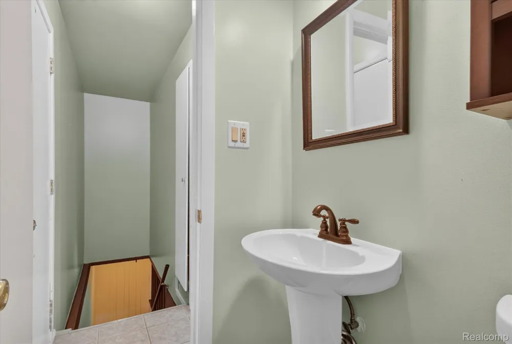 1910 Alton Circle Commerce Charter Township, MI 48390