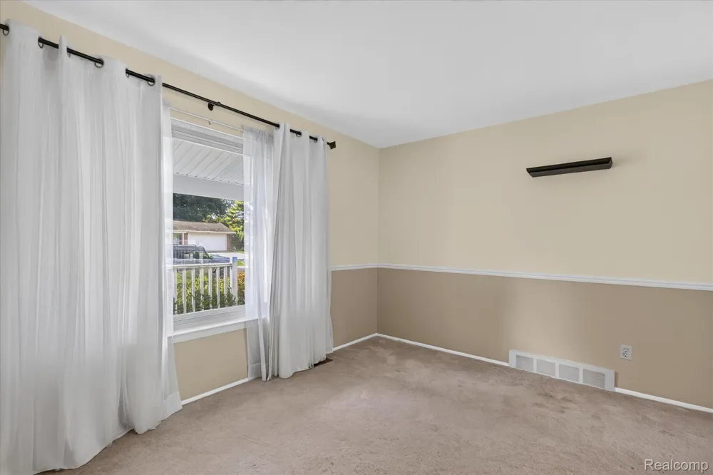 1910 Alton Circle Commerce Charter Township, MI 48390