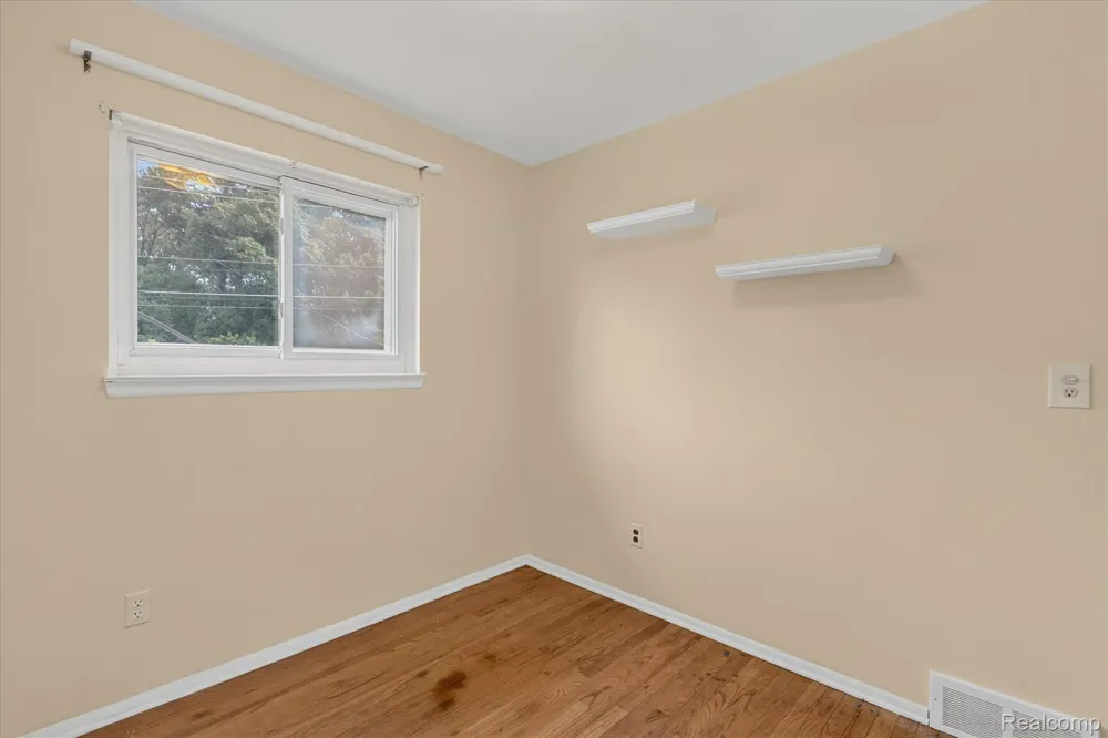 1910 Alton Circle Commerce Charter Township, MI 48390