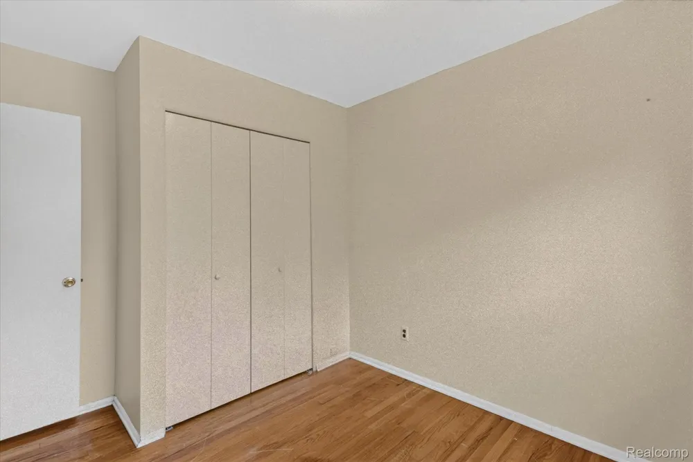 1910 Alton Circle Commerce Charter Township, MI 48390