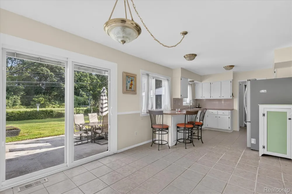 1910 Alton Circle Commerce Charter Township, MI 48390
