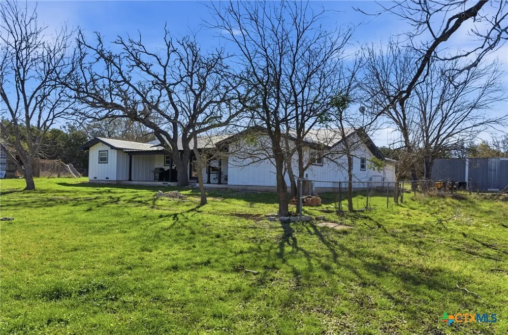1115 County Road 2102 Lometa, TX 76853
